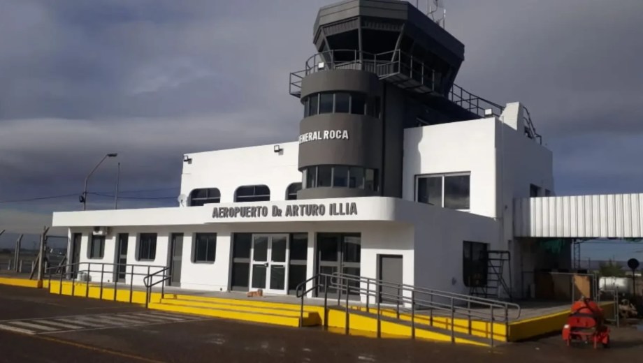 Denuncian ataques y vandalismo en el aeropuerto de Roca: destruyen balizas y ponen en riesgo vuelos sanitarios y el futuro del aeroclub. 