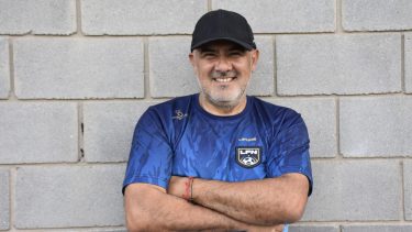 Rogger Morales dejó los seleccionados de Lifune y es el nuevo DT de Independiente de Neuquén