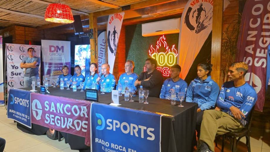 El Sur Trail realizó su presentación en el centro de Roca. Foto: Manantial Deportivo.