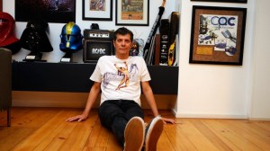 Así es el refugio de Mario Pergolini: vinilos, libros exclusivos y una “cueva nerd” retro