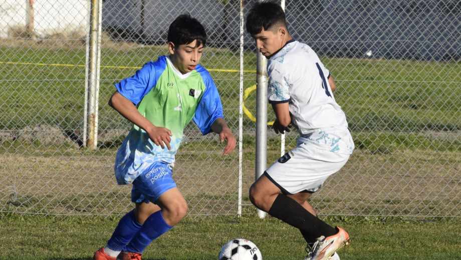 El futbol masculino obtuvo un empate ante Neuquén.