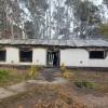 Imagen de Un incendio destruyó el salón de Chacra Adra y ahora buscan reconstruir el hogar de 30 jóvenes