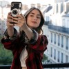Imagen de Lujo y cultura pop: venden por 3,5 millones de euros el departamento más famoso de Emily en París