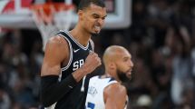 Imagen de NBA: San Antonio fue una letal, Wembanyama brilló y la final del Oeste quedó a un paso