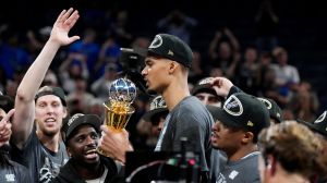 De la mano de Wemby, San Antonio bajó al campeón y se metió en la final de la NBA