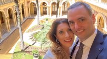 Imagen de Investigan consumos millonarios de Manuel Adorni y su esposa: gastaron más de $85 millones con tarjetas en 2025