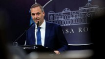 Imagen de Manuel Adorni y la interna taparon una semana con buenos datos económicos