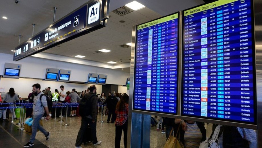 Un trabajador murió en una sala técnica de Aeroparque. 