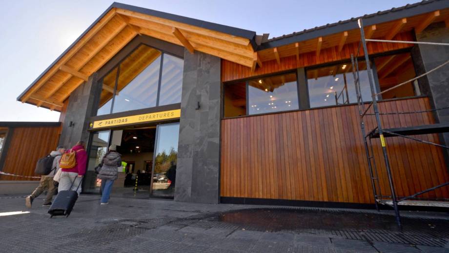 La estación aérea de Junín y San Martín de los Andes luce un renovado edificio más cómodo y espacioso (Neuquén informa)