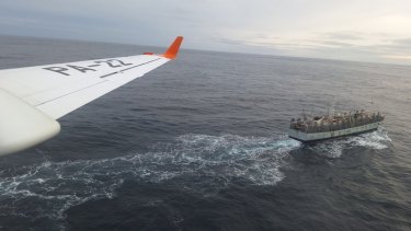 Pasó el temporal y los buques extranjeros abandonan la Zona Exclusiva bajo la mirada de Prefectura