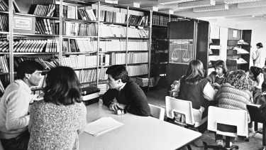 Biblioteca Editorial Río Negro: Un faro de conocimiento que se proyecta al futuro