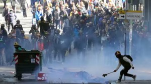 Crisis en Bolivia: violentos choques entre manifestantes y policías en La Paz