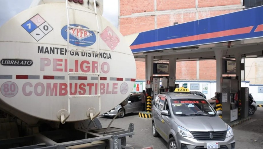 Se agrava la crisis de abastecimiento en Bolivia por el aumento de bloqueos.