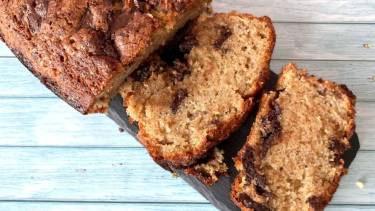 Cómo hacer budín de almendras y banana: la receta ideal para disfrutar a la hora del té
