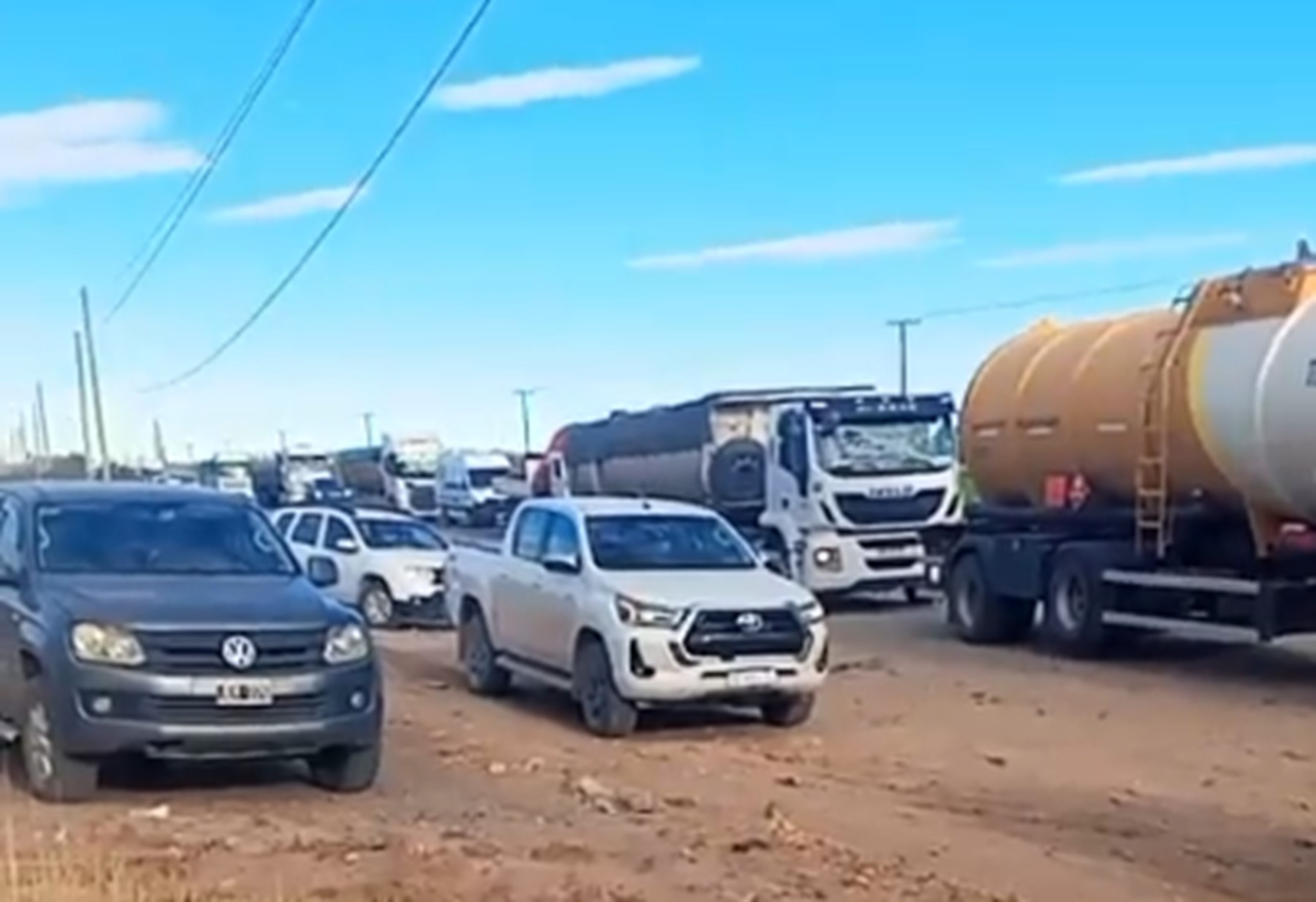 Choque entre un camión y una camioneta en la Ruta 7 de Neuquén: demoras ...