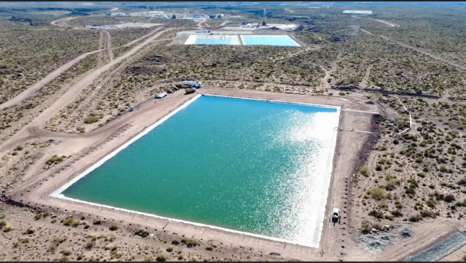 La impermeabilización de megapiletas destinadas al almacenamiento de agua para fractura hidráulica, con el sello de SerPi.