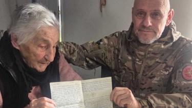 “Lo primero que hice fue olerla”: un veterano de Malvinas recuperó la carta que escribió en una trinchera en 1982