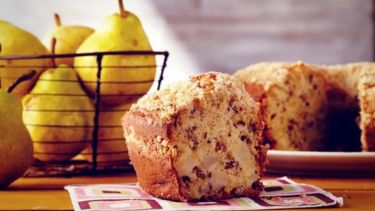 Cómo hacer budín de peras sin azúcar: la receta húmeda que cuida tu salud