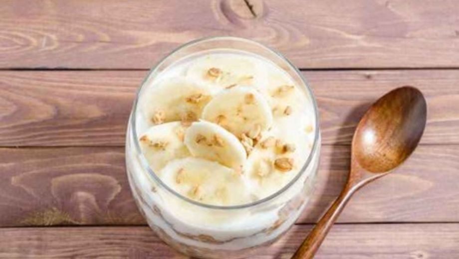 Cómo hacer postre cremoso de yogur y banana: la alternativa saludable al helado que es tendencia.-