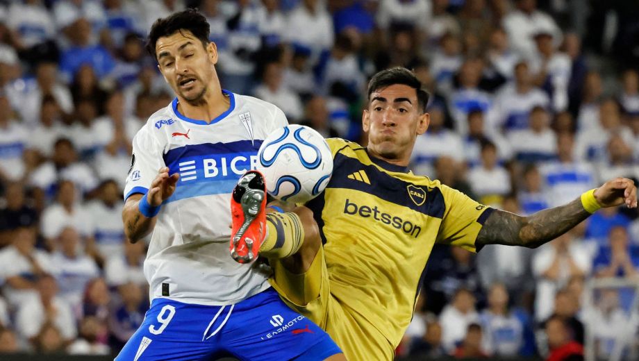 Fernando Zampedri, delantero de la U, y Lautaro Di Lollo, zaguero xeneize, un duelo que se repetirá en La Bombonera. (Archivo/Fotobaires)