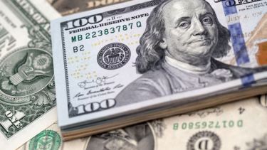 El BCRA paró la compra de dólares por primera vez en 2026 para pisar la cotización por debajo de $1.500