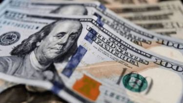 «Segundo semestre»: así es el plan de Luis Caputo para que el dólar le gane a la inflación y reaccione el consumo