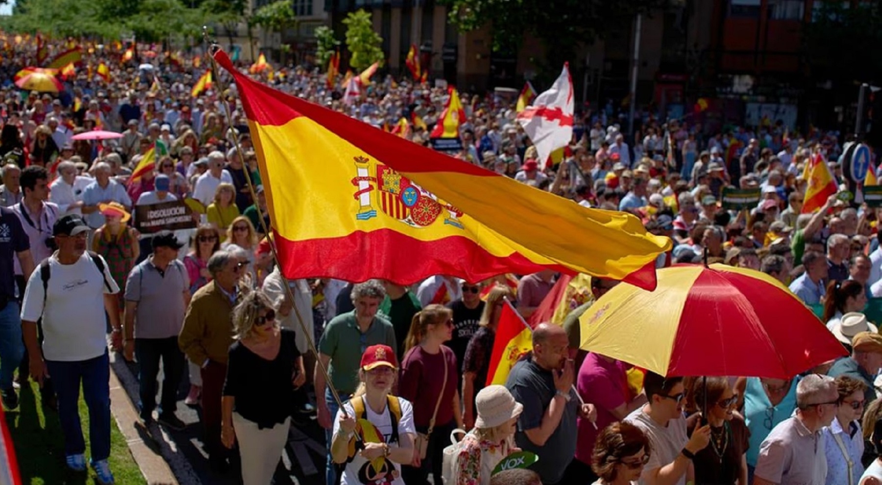 Miles de personas marcharon en Madrid para reclamar la renuncia de ...