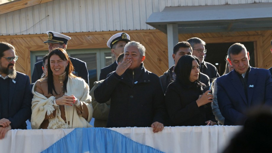 El gobernador Rolando Figueroa presidió los actos en Añelo (x)