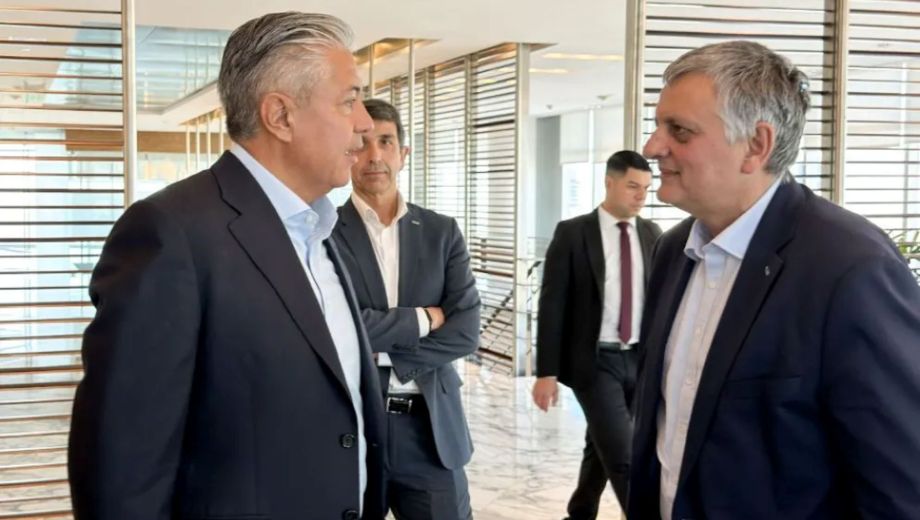El gobernador Rolando Figueroa y el presidente de YPF Horacio Marín (Neuquén informa)