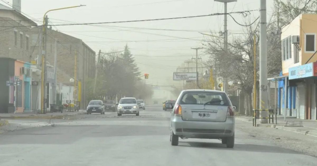 El Alto Valle de la Patagonia se prepara para un día soleado y ventoso