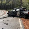 Imagen de Impactante choque frontal entre dos camionetas en la Ruta 40: trasladaron a tres heridos a Villa La Angostura