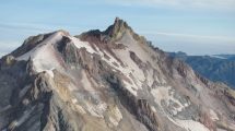 Imagen de Un volcán chileno cercano a Neuquén elevó su nivel de alerta tras registrar 400 sismos: ¿dónde se ubica?