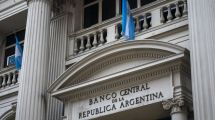 Imagen de El Gobierno oficializó la recompra de letras intransferibles al Banco Central: una operación de $18,4 billones