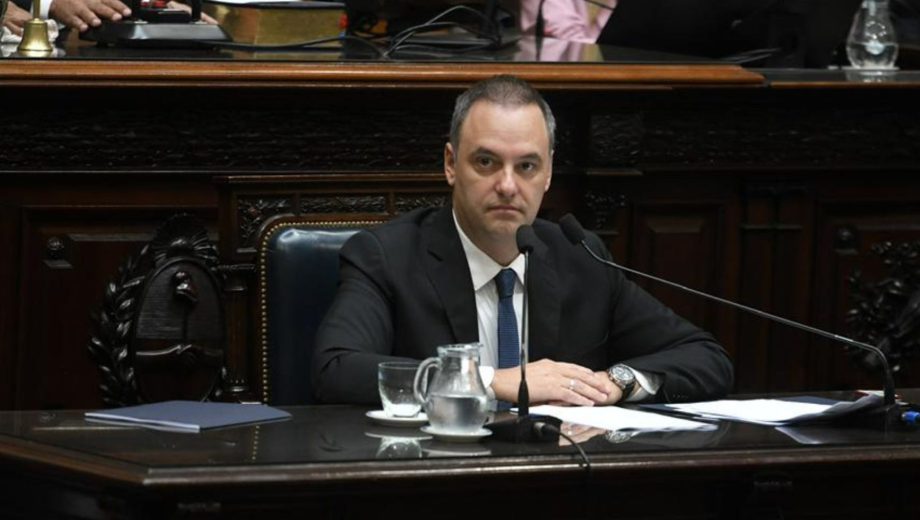 Manuel Adorni negó su renuncia al Gobierno