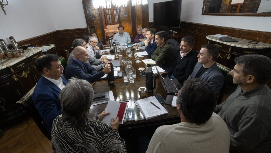 Weretilneck no realizó su habitual introducción política y, directamente, pidió un repaso a sus ministros. Foto: Pablo Leguizamón.
