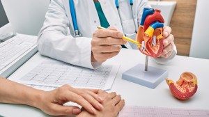 Salud de las mujeres: mayores de 50 tienen más riesgo por infartos y ACV que por cáncer ginecológico, afirman