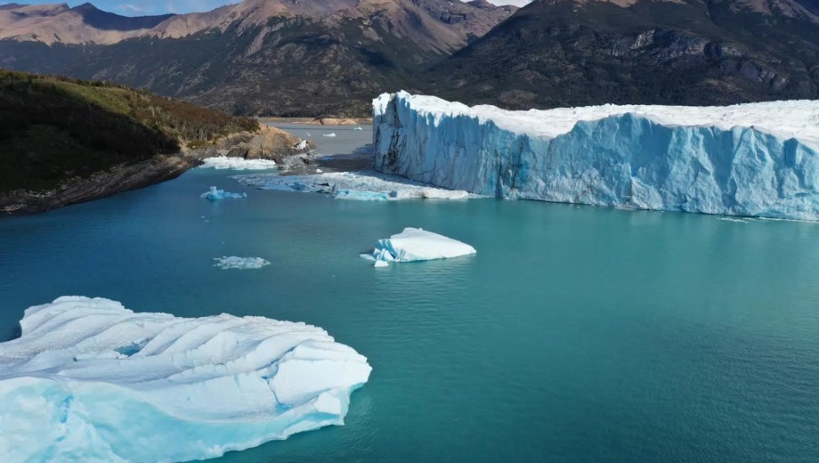 Presentan un amparo para resguardar los bienes naturales comunes de Río Negro.