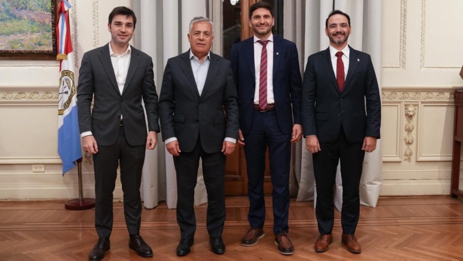 Los gobernadores Ignacio Torres, Alfredo Cornejo, Maximiliano Pullaro y Juan Pablo Valdés. (Foto: gentileza)