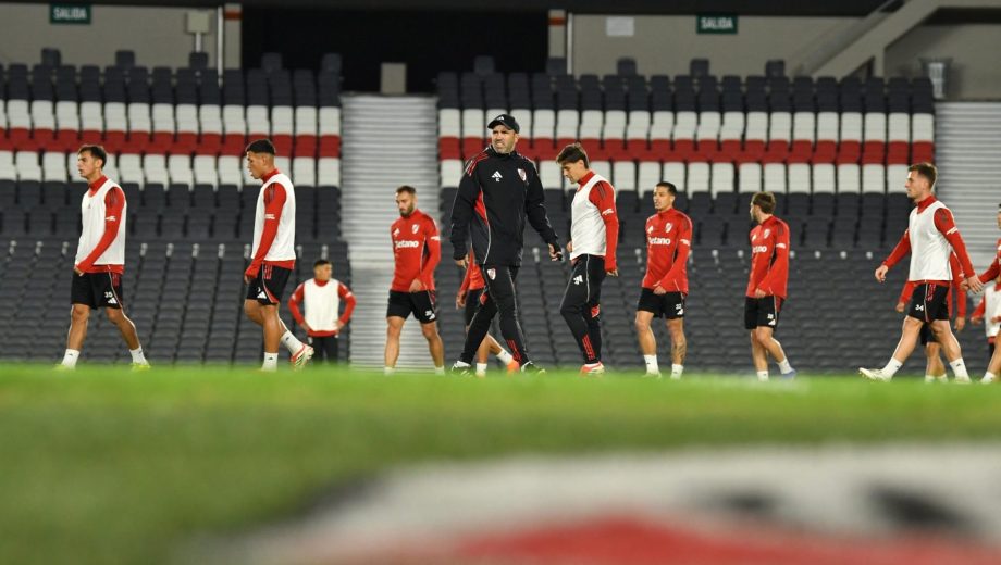El Chacho Coudet haría solo dos cambios. (Foto: @RiverPlate)