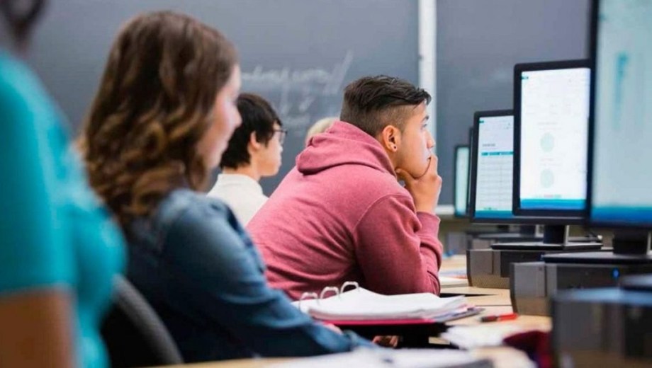 La cuestión pasa por cómo usar la herramienta sin afectar la integridad académica ni la cognición.