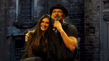 Ricardo Arjona imparable: del abrazo viral con Momi Giardina a la sorpresa de Ángela Leiva en el Movistar Arena