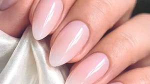 Uñas nude: el color que estiliza al instante