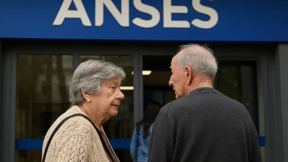 Calendario de pagos de ANSES para junio 2026: el cronograma completo para cobrar haberes y el medio aguinaldo.-
