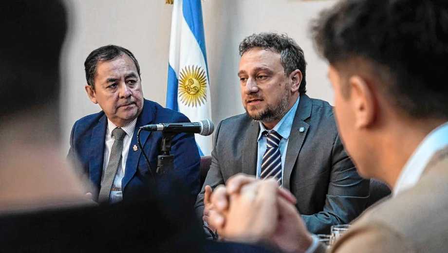El abogado tiene 43 años y es egresado de la UNCo. Foto Cecilia Maletti