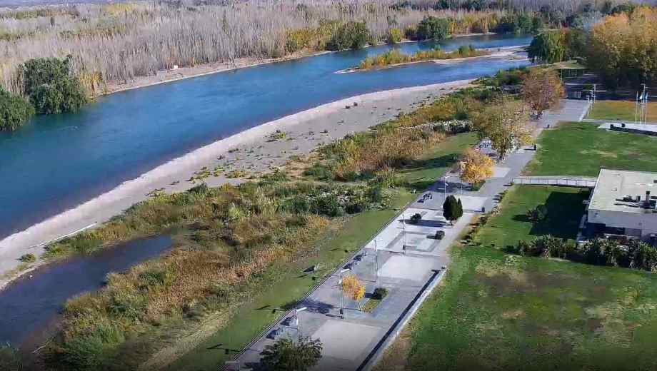 En la Isla 132 se observa la bajante del río Limay (neuquencapital)