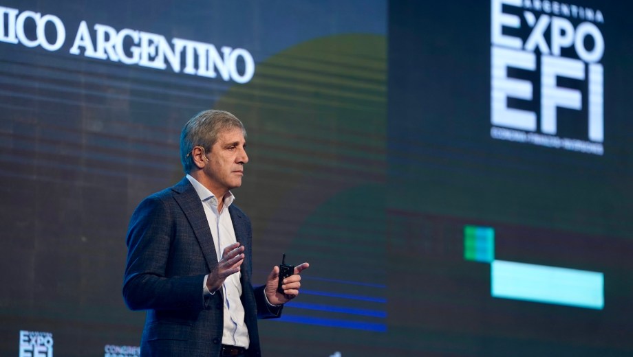 El ministro de Economía, Luis Caputo en la ExpoEfi 2026. (Foto: archivo Clarín Fotografía) 