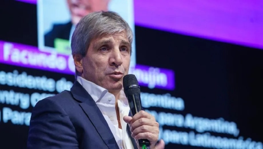 Luis Caputo. 