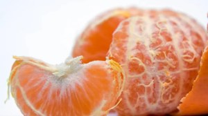 Por qué el hilo blanco de la mandarina es más importante de lo que se cree: la respuesta de una especialista