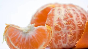 Por qué el hilo blanco de la mandarina es más importante de lo que se cree: la respuesta de una especialista