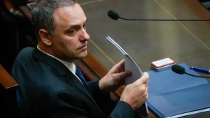 El oficialismo duda de sesionar en el Senado por temor a una embestida contra Manuel Adorni